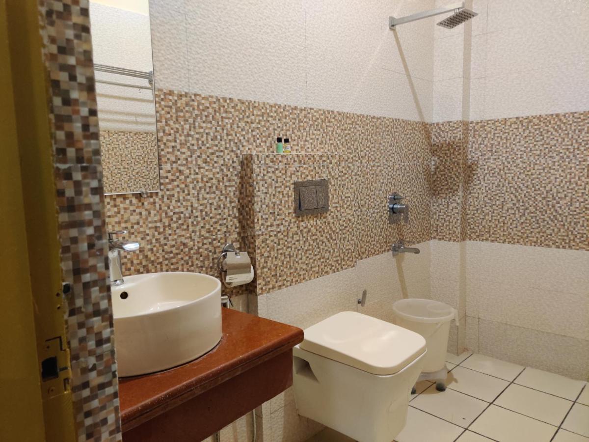 Mvt Guesthouse & Restaurant Rishīkesh Екстериор снимка