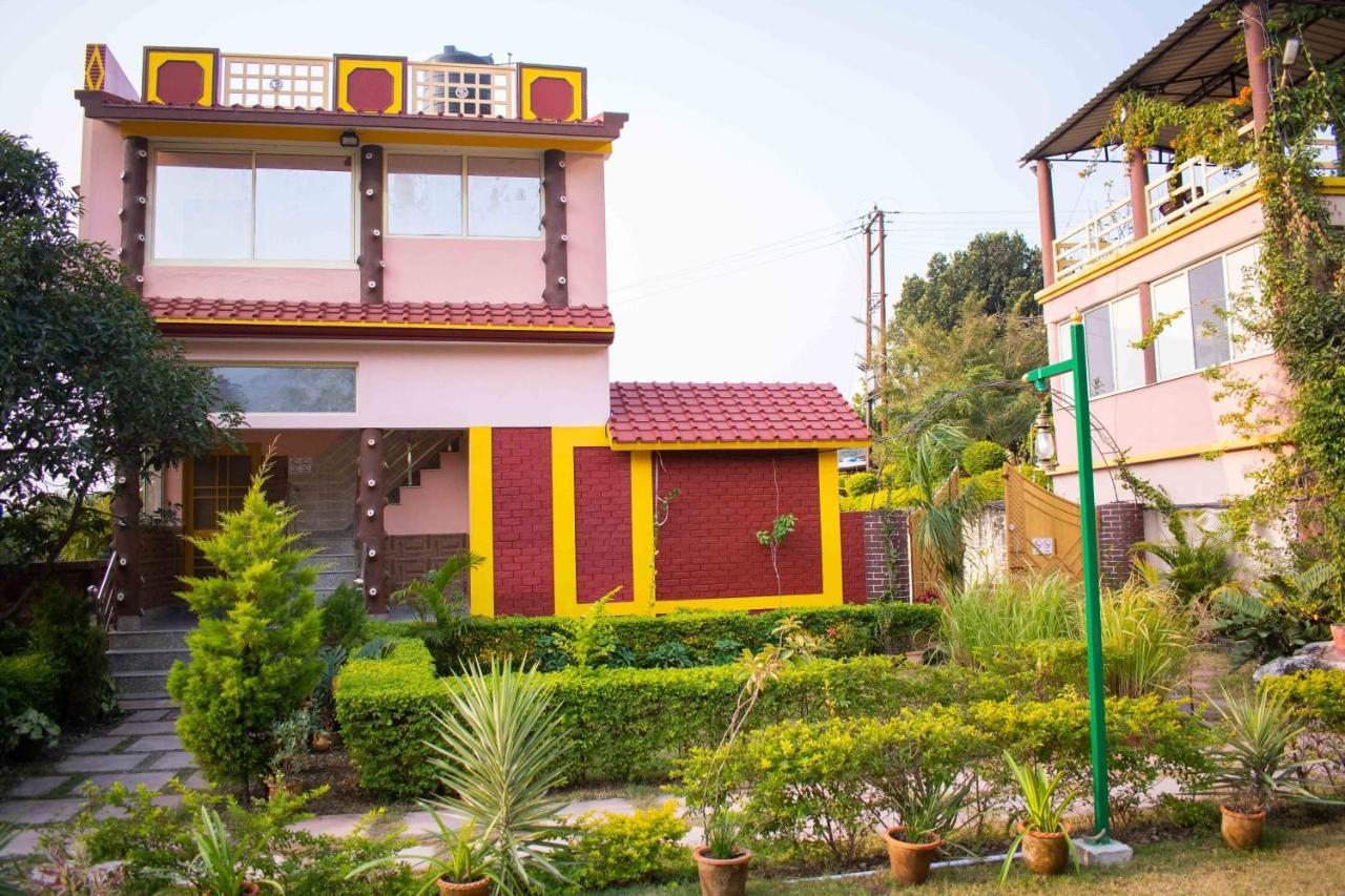 Mvt Guesthouse & Restaurant Rishīkesh Екстериор снимка