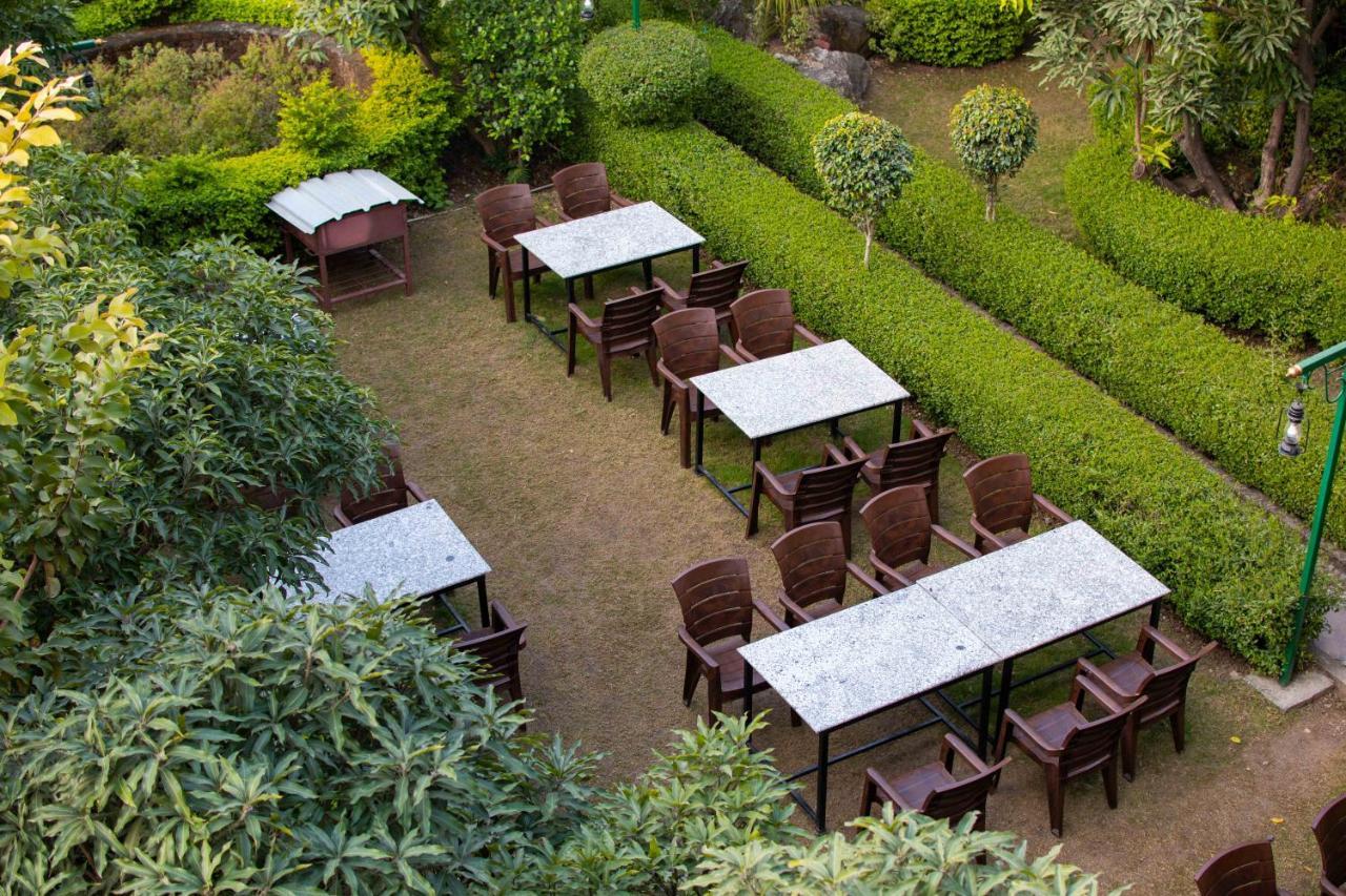 Mvt Guesthouse & Restaurant Rishīkesh Екстериор снимка